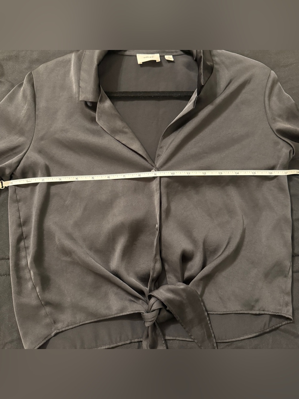 ๐ฆ Wilfred| Aritzia Black Satin Tie Front Blouse Size Small - Picture 5 of 9